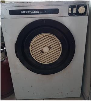 Dry machine (Frigidaire 3.2) best to WhatsApp for more details