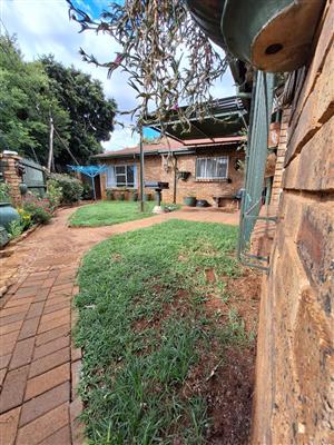 House Rental Monthly in Faerie Glen