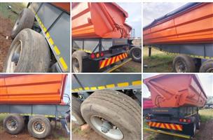 2010 SATB sidetipper45 cube trailer
