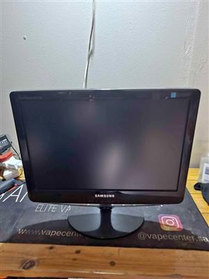 Basic 17" Samsung Monitor Vga Only