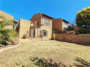 Townhouse For Sale in Corlett Gardens