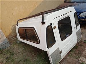 toyota hilux canopy 