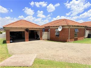 3 bedroom house for sale in Thatch Hill