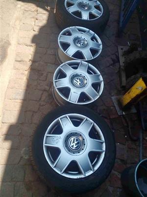VW jetta 4 rims and 2 tyer