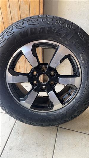 18inch VW AMAROK original mag with brand new 255/65/18 Goodyear Wrangler to use 