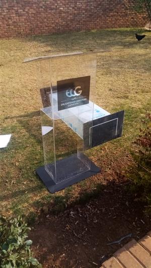 Clear Acrylic Body Black Top And Base Podium