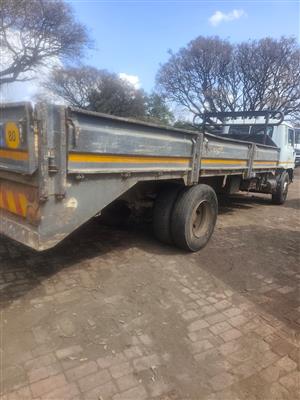 8 ton Hino Truck