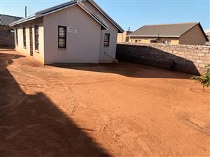 3 BEDROOM HOUSE FOR SALE IN PROTEA GLEN CONTACT FUTURE ESTATE TO APPLY 