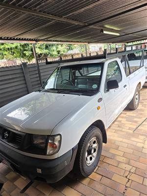 Nissan HardBody  2.0L Petrol