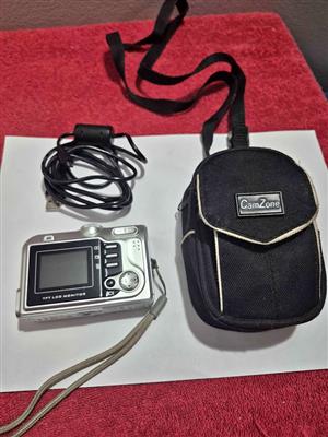 Vivitar ViviCam 4345, a 4.0-megapixel compact digital camera