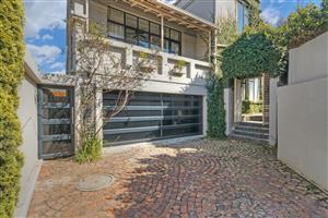 Large family home Italian style property