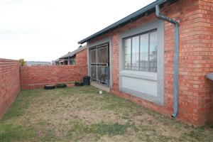 Townhouse For Sale in Sagewood