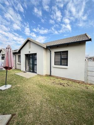 Townhouse For Sale in Albertsdal