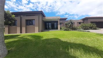 House For Sale in Palm Lakes Estates