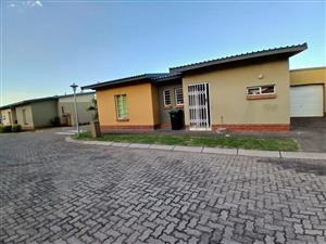 3 bedroom townhouse for sale in Waterval East.