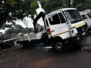 Mercedes-Benz Econoliner flatbed truck