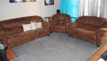 Couches In Living Room Furniture In Cape Town Junk Mail