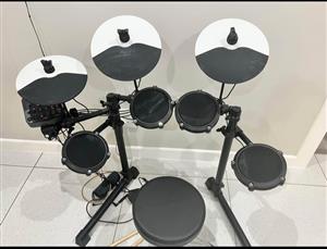 ALESIS DRUM SET 