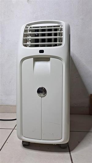 LOGIK Mobile Aircon 10000Btu cooling and heating perfectly well