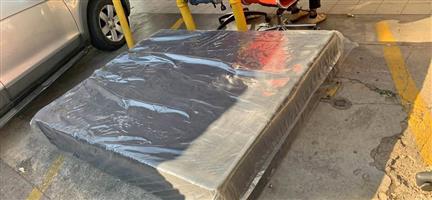 Queen base with legs new 