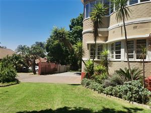 Situated in the heart of Clubview and allows for various family options.