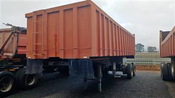 1981 HENRED FRUEHAUF  DOUBLE AXLE BACK TIPPER TRAILER