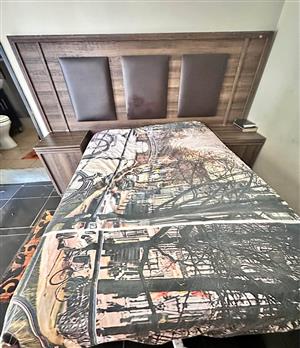 Double bed with headboard set