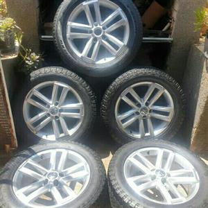 VW AMAROK 19INCH 5 X MAGS & TYRES 