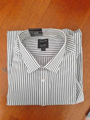 MAN'S WOOLWORTHS CLASSIC COLLECTION EASY CARE SHORT SLEEVE REGULAR FIT SHIRTS SIZE 46/18 