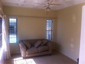 Rooms available in Waterkloof Glen. Pretoria East