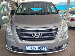 2016 model Hyundai H-1 9-seater hatchback automatic transmission diesel 2.6 engine capacity