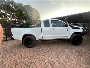 Toyota Hilux D4D e/c swop for Land Cruiser V6