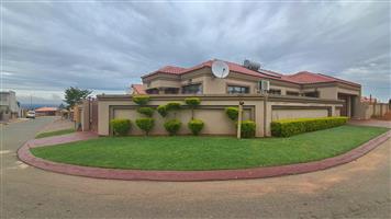 House For Sale in Soshanguve VV