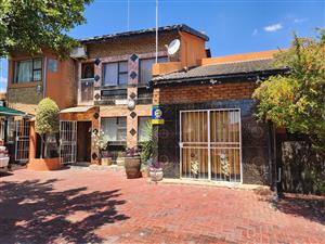 Stunning 18-bedroom house for sale in Bo-dorp, Rustenburg—perfect for large families or investment!