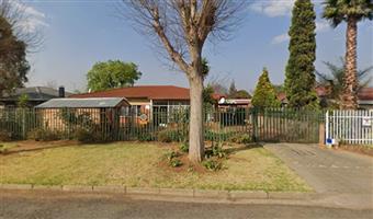 House For Sale in Comet