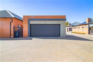 Townhouse For Sale in Annlin