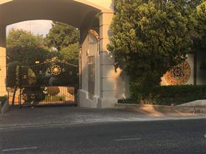 Townhouse For Sale in Melrose Estate