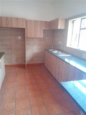 Batchelor garden flat Pretoria North dep No kids No peds water/lights incl