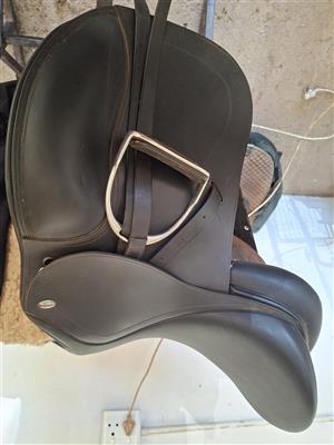 Dressage saddle for sade