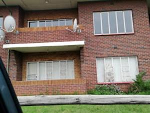 Pay only half the rent on this amazing 2 bedroom in Germiston!