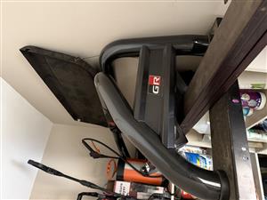 Totota Hilux GR Rollbar + Tonneau Cover