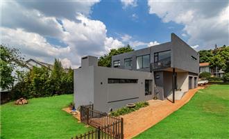 Modern 3 bedroom home for sale in Bedfordview