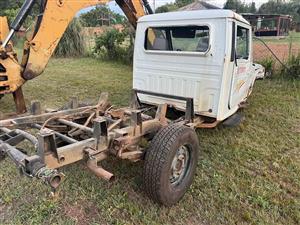 Mahindra bolero STRIPPING FOR PARTS CALL OR WHATSAPP  Carl @CIRCLE 7 used parts