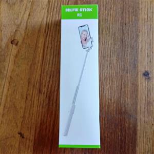 ​ 2-in-1 Selfie Stick & Tripod (Model R1)