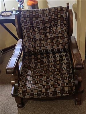 Beautiful old lounge suite for sale.1 seater, 2 seater and 3 seater. 