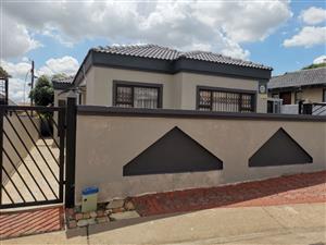 House For Sale in Soshanguve M