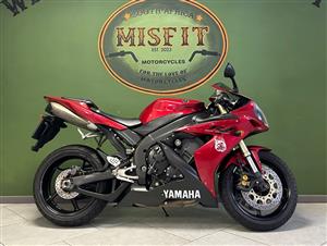 2005 YAMAHA R1