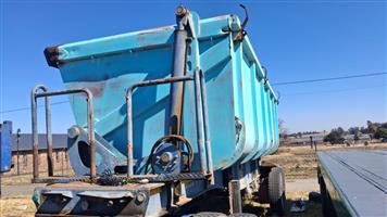 25 cube side tipper met air suspension geen papiere