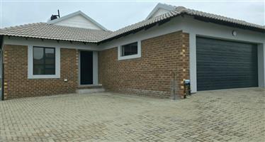 Townhouse Rental Monthly in Secunda