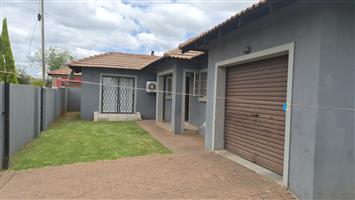 Great start family home in Hoeveldpark.